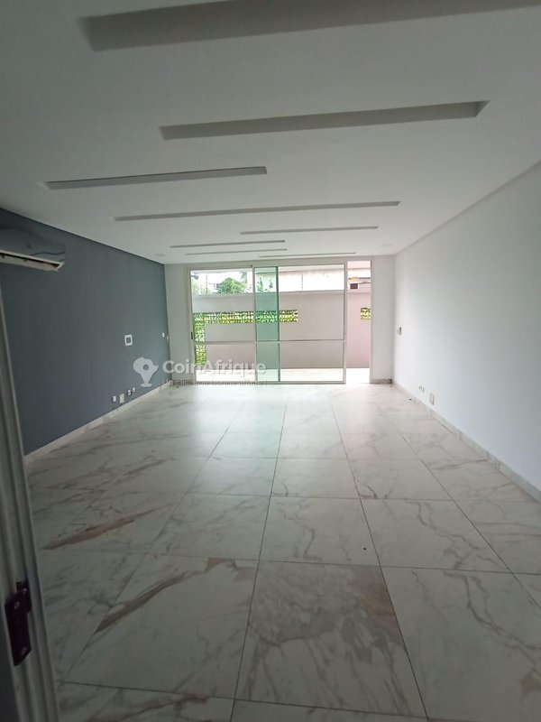 Location appartement de standing 3 pièces - cocody 2 plateaux 7eme tranche